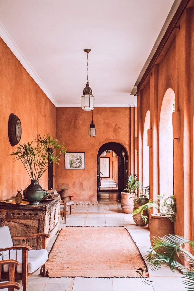 sol en travertin intérieur